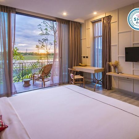 Navela Hotel & Convention Ratchaburi Buitenkant foto
