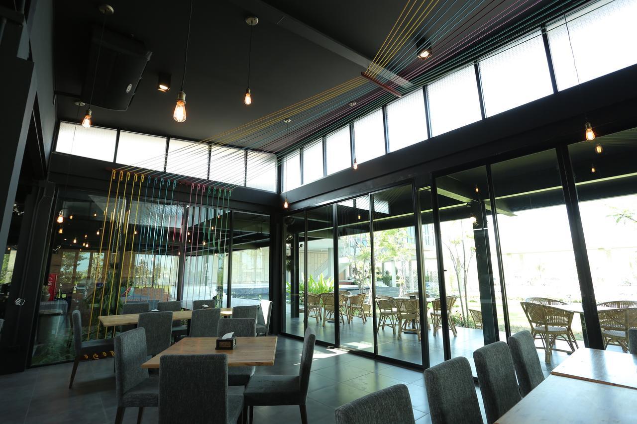 Navela Hotel & Convention Ratchaburi Buitenkant foto