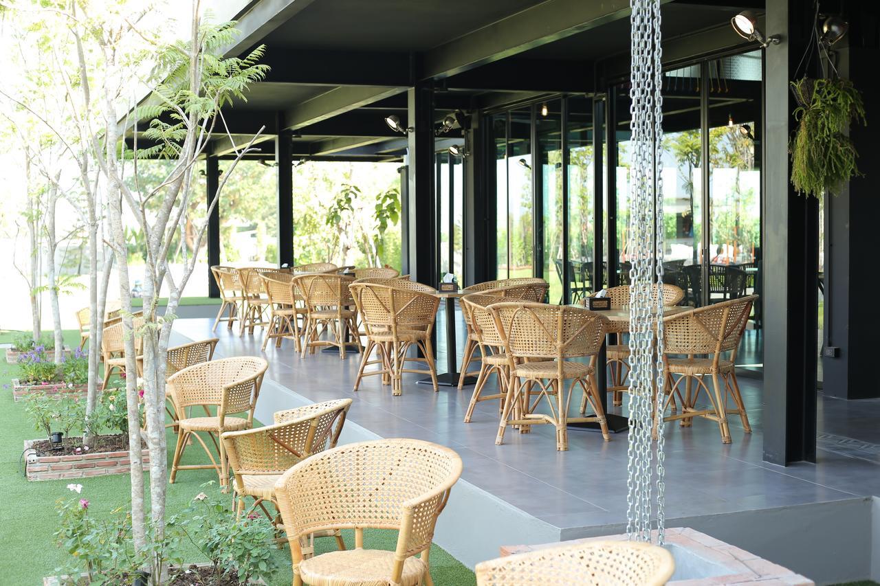 Navela Hotel & Convention Ratchaburi Buitenkant foto