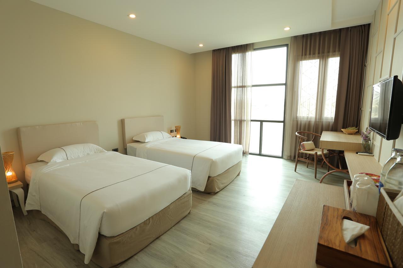 Navela Hotel & Convention Ratchaburi Buitenkant foto