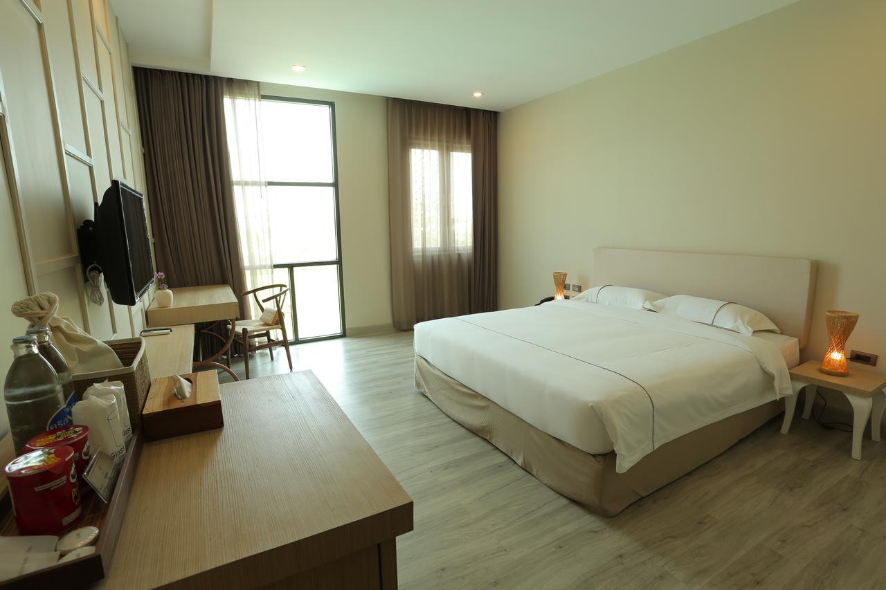 Navela Hotel & Convention Ratchaburi Buitenkant foto