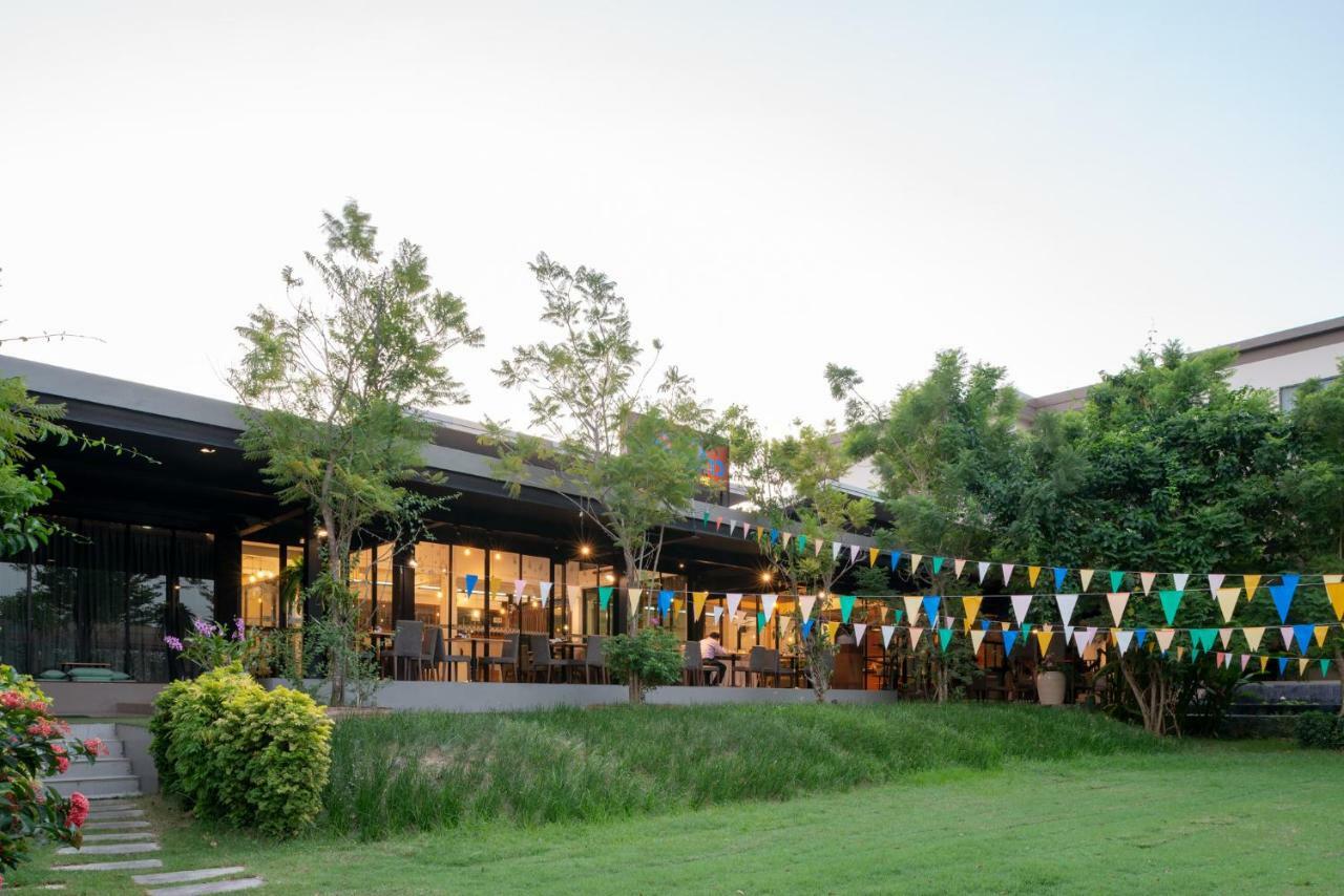 Navela Hotel & Convention Ratchaburi Buitenkant foto